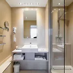 Sandglow فندق