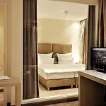 Sandglow Hotel