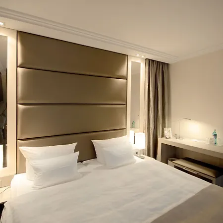 Sandglow ホテル フースム