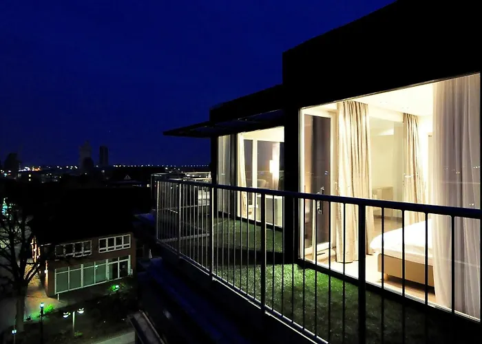 فندق Sandglow هوسوم