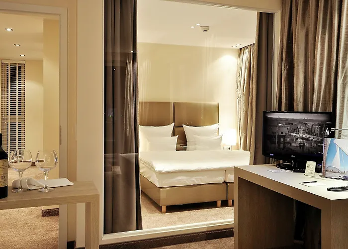 Sandglow Hotel