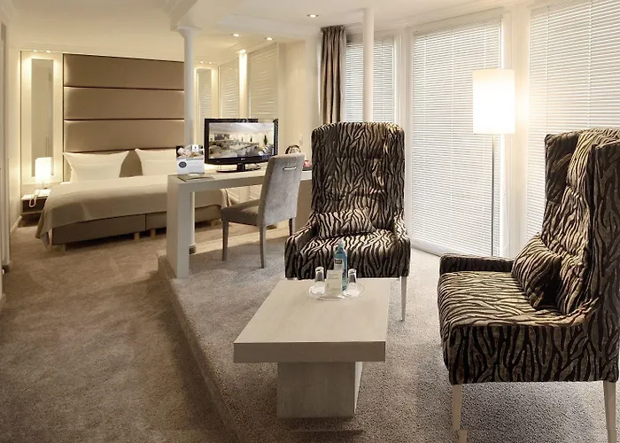 Sandglow Hotel 4*