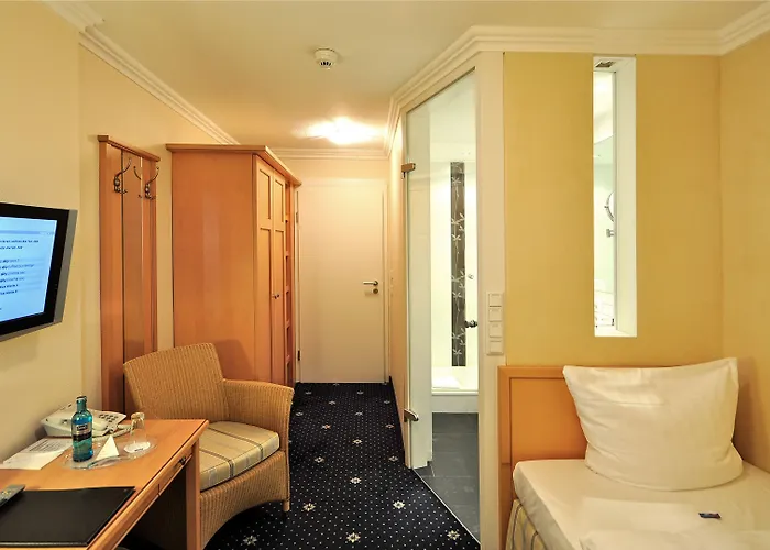 فندق Sandglow 4*