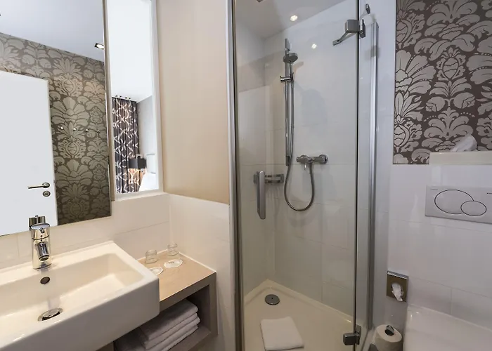 Sandglow 4* هوسوم