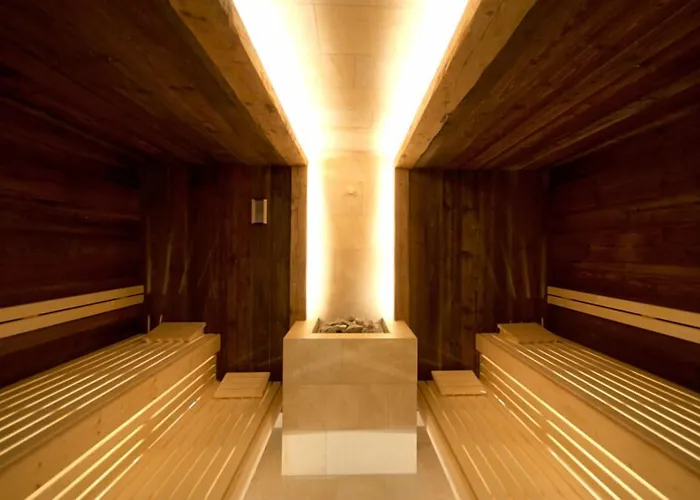 Sandglow فندق هوسوم