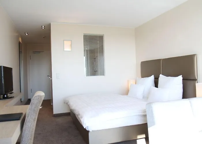 Hotel Sandglow 4*