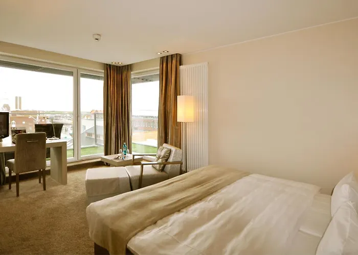 Sandglow Hotel 4*