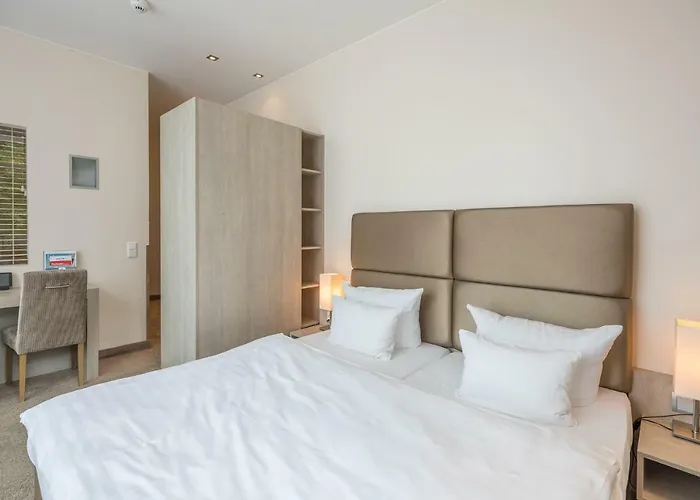 Sandglow فندق 4*